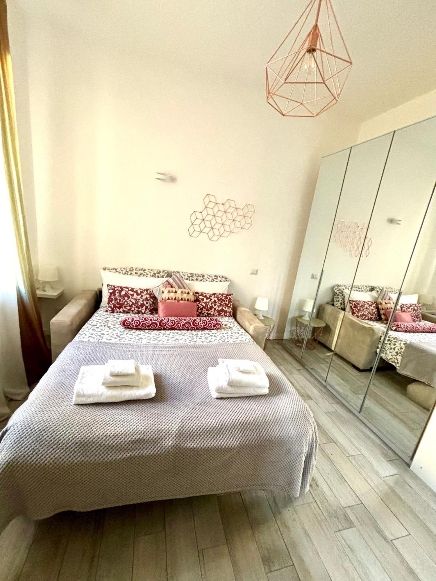 Joy House -Central City Near Metro Arco Della Pace Brera-Entire Apartment Perfect For Work & Play, Nightlife With Ac & Fast Wifi Welcome To The Cool Joy House! Milan Exterior photo
